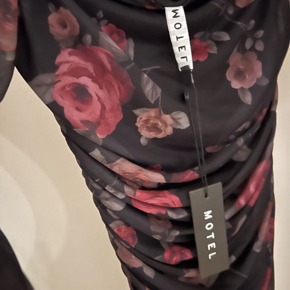 Motel Rocks Mariane Bodycon Dress in Vintage Rose y2k 120 - Picture 5 of 6